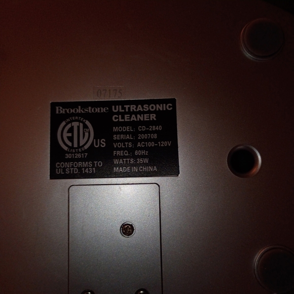 Brookstone Ultrasonic Jewelry Cleaner Model CD-2840 - Picture 4 of 6